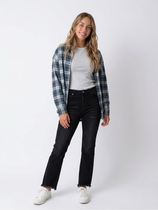 Zenana Outfitters Denim - ZENANA Black High Rise Raw Hem Crop Flare Jeans Size 30 NWT Stretch
